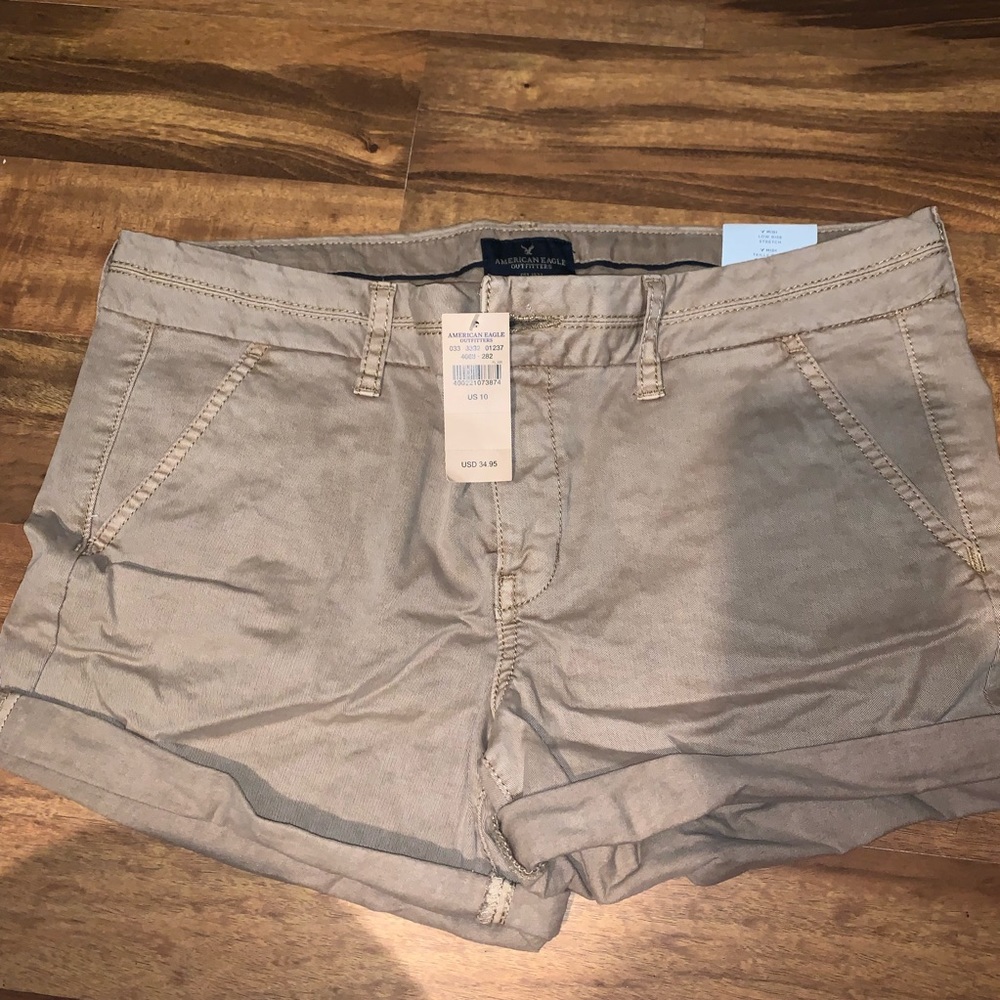 NWT SIZE 10 American eagle tan shorts